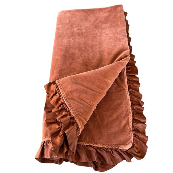 Bella Notte Velvet Ruffled Large Blanket STV822 Cinnamon 53x57 Soft Luxury GUC - Picture 7 of 12